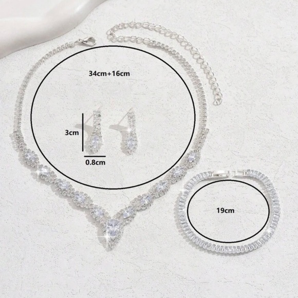 Elegant Sterling  Silver Necklace and Earring Set - Picture 4 of 4